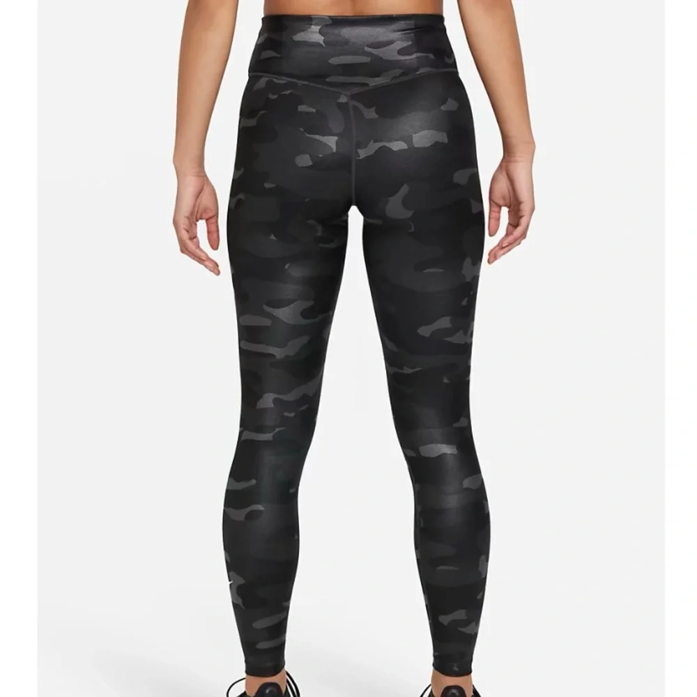 NWT Nike Leggings Shiny Camouflage Medium Camo New High Waisted Dri-Fit New M
